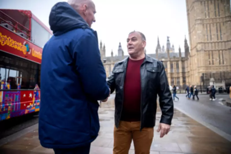 Passenger defends sacked bus driver who retrieved stolen necklace in London