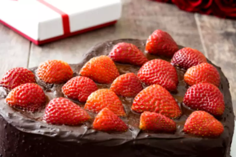 Poll Reveals 73% of Britons Prefer Staying Home for Valentine's Day