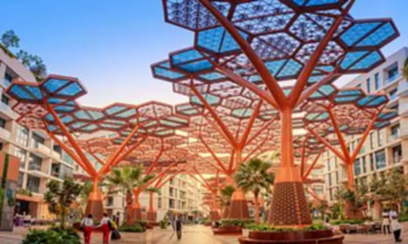 Qatar's Gewan Island Unveils World's First Air-Conditioned Crystal Forest Walkway