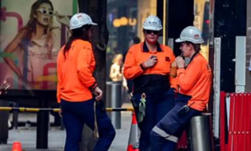 Record Heatwaves Spark Urgent Calls for National Worker Protection Laws