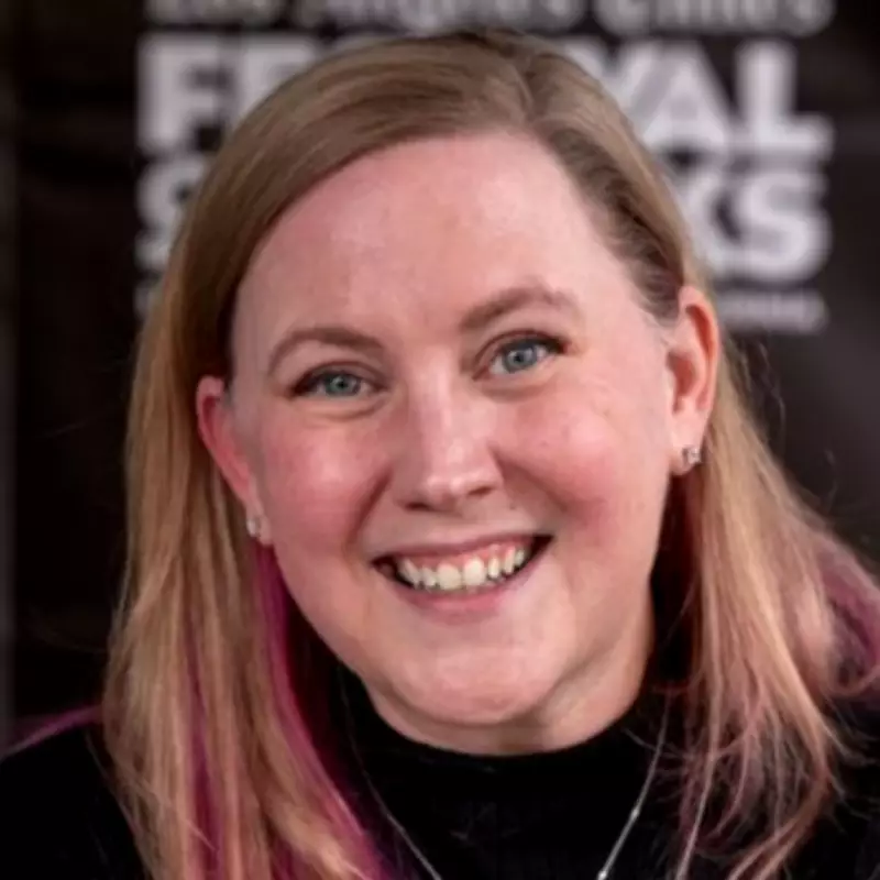 Romantasy Genre Dominates UK Book Charts as Rebecca Yarros Sets New Standard