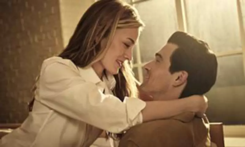 Ryan Murphy's Love Story Series Explores JFK Jr. & Carolyn Bessette's 90s Romance