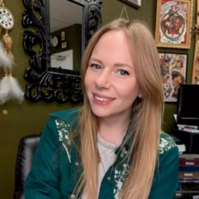 Shopaholic Clears £13,000 Debt Using Colour-Coded Budgeting System