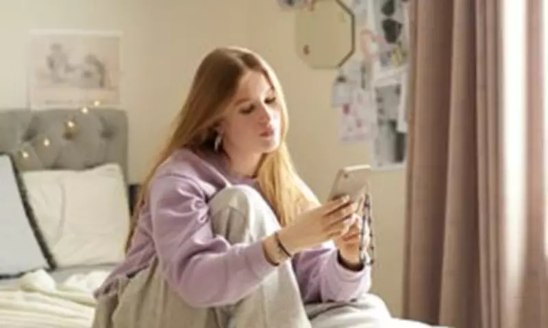 Social Media Algorithms Force-Feed Harmful Content to Teens Despite Safety Laws