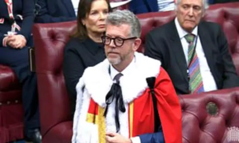 Starmer Under Fire Over Peerage for Former Aide Linked to Sex Offender