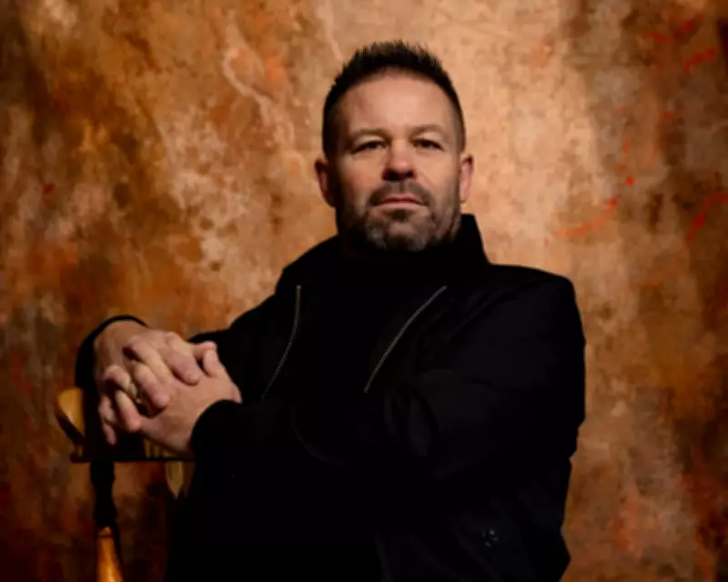 Sudden Blindness 2000 Miles from Home: A Traveller's Ordeal