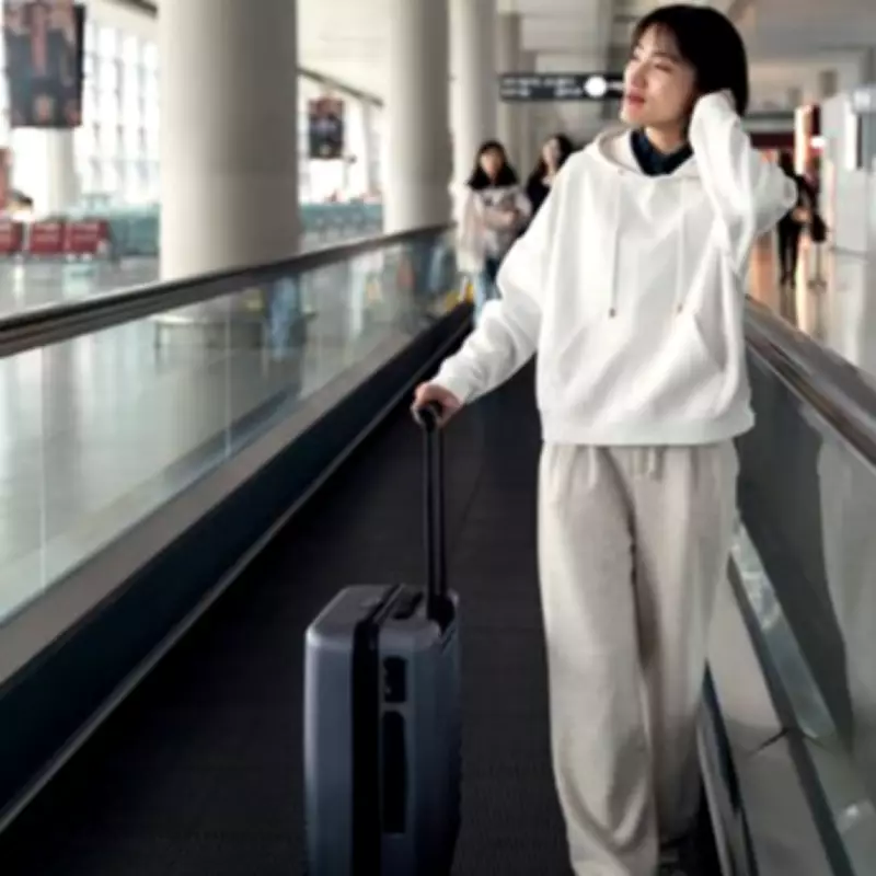 Tampa Airport's 'Crocs and Pyjamas Ban' Sparks Flight Dress Code Debate