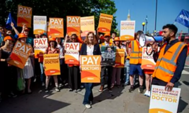 Taxpayers Fund £90m Union Work as 15,000 Public Staff Get Paid Leave