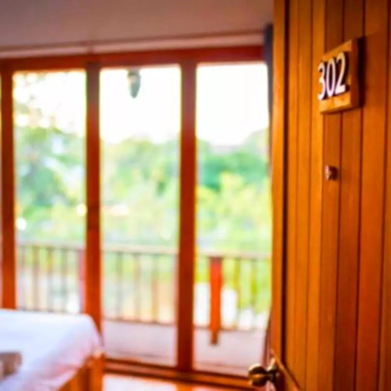 Travel Expert's Warning: The 10-Second Hotel Safety Check You Must Do