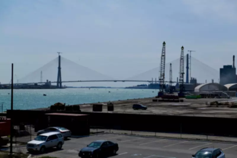 Trump Threatens to Block New US-Canada Bridge Over Ownership Demands