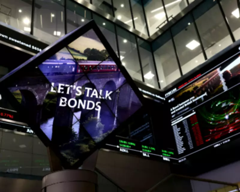 UK Government Bond Yields Rise Amid Political Turmoil Following Key Resignations