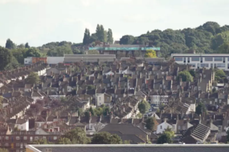 UK House Sales Drop 5% in January, Marking First Significant Dip Since Summer