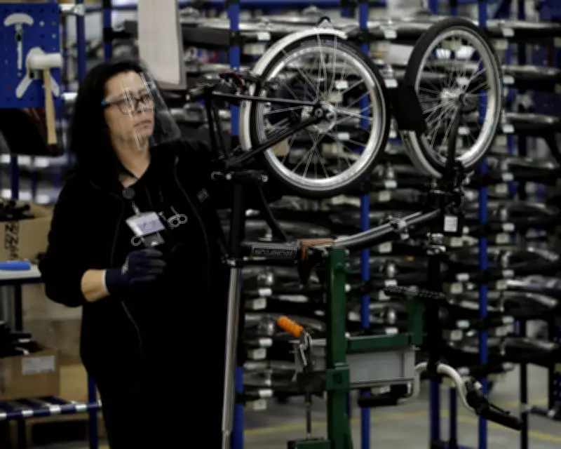 UK Manufacturing Growth Accelerates as Export Orders Surge to Four-Year High