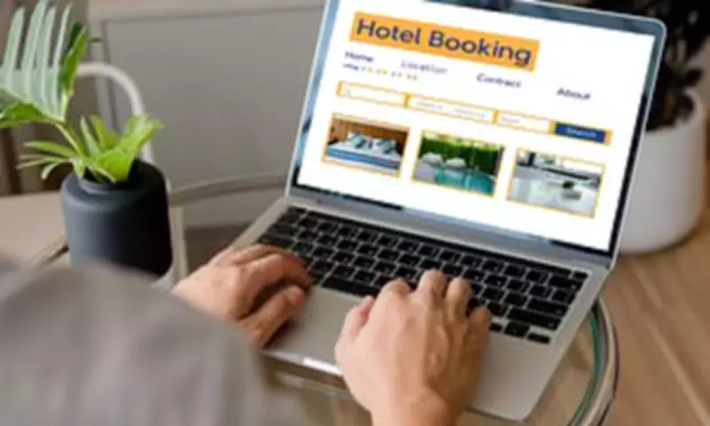 US Hotel Bookings Plunge 9.43% in 2025 Amid Economic and Political Turmoil