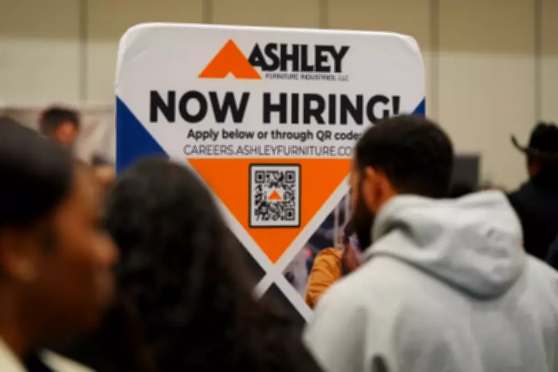 US Jobless Claims Drop to 227,000, Indicating Robust Labour Market Health