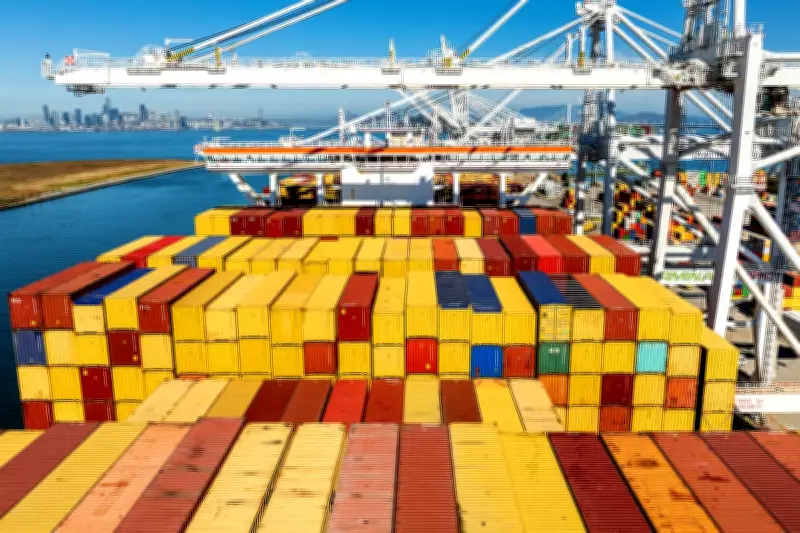 US Trade Deficit Narrows to $901 Billion Amid Trump's Global Tariff Push