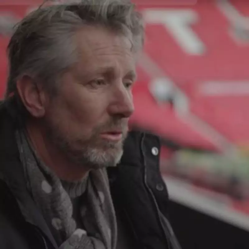 Van der Sar Reveals Talks Over Man Utd Executive Return