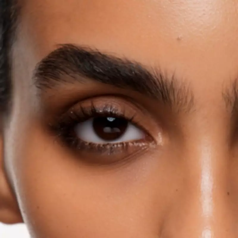 Victoria Beckham's £33 Eyeliner Praised by Mature Beauty Lovers for Smooth Application