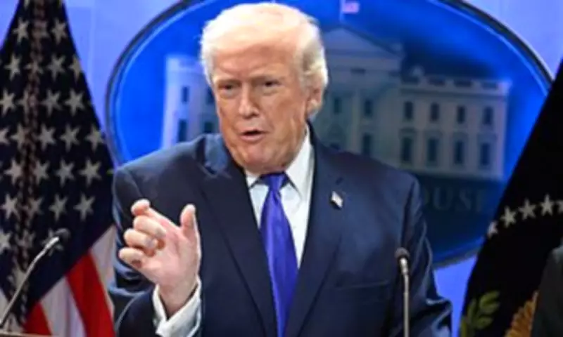 Wall Street Plunges as Trump Vows 15% Global Tariffs After Court Ruling