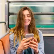 American Woman Amused by British Insulting Phrases After UK Move