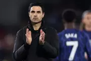Arsenal Aim to Extend Premier League Lead in Wolves Clash
