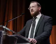 Axel Springer Joins Rival Telegraph Bid as Mail Deal Faces Regulatory Scrutiny