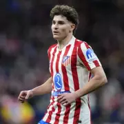 Barcelona's Deco Denies Julian Alvarez Talks Amid Arsenal Transfer Interest