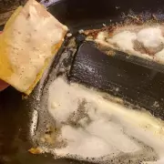 Burnt Grease Vanishes from Oven Tray in 15 Minutes with One Miracle Product