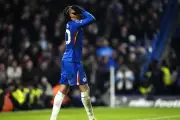 Chelsea's Two-Goal Lead Collapses in Dramatic 2-2 Draw with Leeds