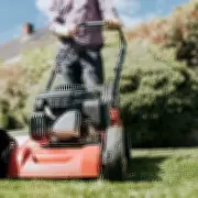 Dad's fury as neighbour sends sarcastic lawn mowing 'congratulations' note