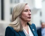 Democrats Select Centrist Governor Spanberger for Trump Rebuttal