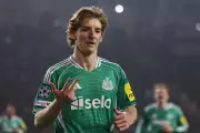 Eddie Howe Urges Anthony Gordon to Ignore Arsenal Transfer Speculation