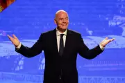 FIFA's Infantino Apologises for British Fan Remarks, Defends Trump Peace Prize