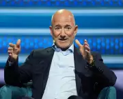 Jeff Bezos' Washington Post Crisis: From Stewardship to Self-Destruction