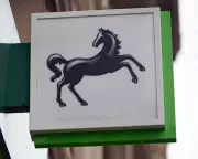 Lloyds Bank Investigates Use of Staff Account Data in Pay Negotiations