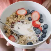 London Dietitian Recommends Adding Berries to Breakfast for Gut Health