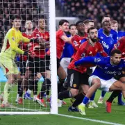 Manchester United Goalkeeper Criticises Everton's Aggressive Tactics in Narrow Victory
