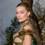 Margot Robbie's 'Heathcliff Flush' Blush Revealed: Three Chanel Products