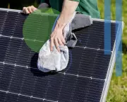 Maximising Solar Panel Lifespan: Essential Maintenance and Repair Guide