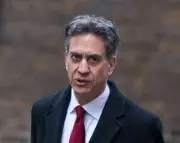 Miliband Unveils £1bn Community Green Energy Fund to Boost Local Wealth