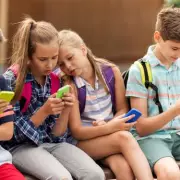 Online Safety Expert Warns Against Social Media Ban for Under-16s