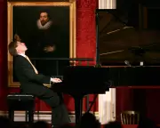 Pianist Tamás Vásáry, Renowned Hungarian Virtuoso, Dies at 92