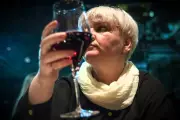 Red Wine and Cholesterol: The Science Behind Heart Health and Diet