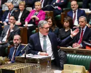 Starmer Survives Leadership Storm as Labour MPs Rally Behind Prime Minister