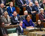 Starmer's Fiery PMQs Comeback Defies Tory Attacks Amid Labour Crises