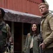 Stream Aliens Instead of The Predator: Sci-Fi War Film Hailed as 'Near-Perfect'