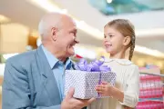 The Hidden Dangers of Spoiling Grandchildren: Expert Advice on Family Harmony