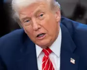 Trump Signals Softer Immigration Stance as Federal Agents Withdraw from Minnesota