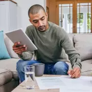 UK Savers Losing £565 Annually by Sticking with Low-Interest Accounts