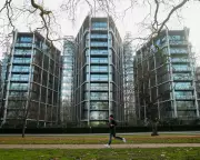 UK's Building Crisis Hits Even the Super-Rich at One Hyde Park